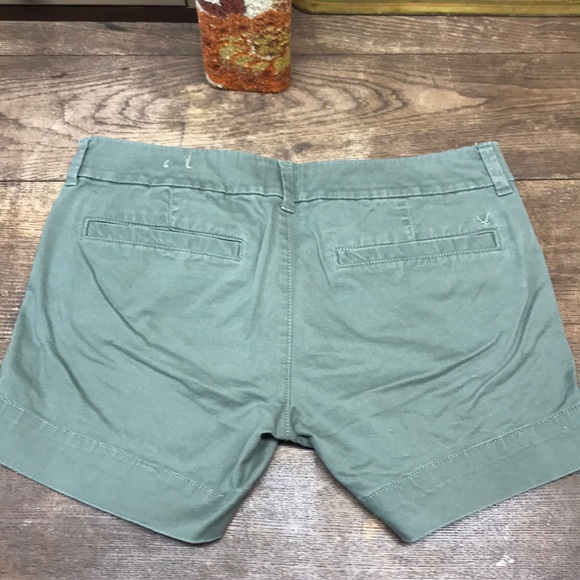 American Eagle Shorts Army Green Midi Stretch - Picture 4 of 4